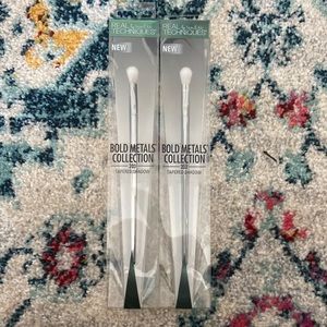 2 Bold Metals Collection 203 Tapered Shadow Brushes